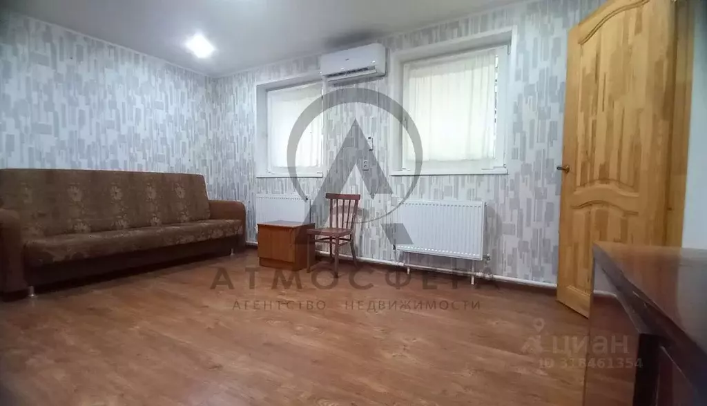 Дом в Краснодарский край, Апшеронский район, Куринская ст-ца Подгорная ... - Фото 1