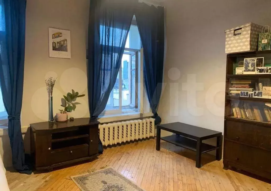 Комната 15 м в 3-к., 6/6 эт. - Фото 1