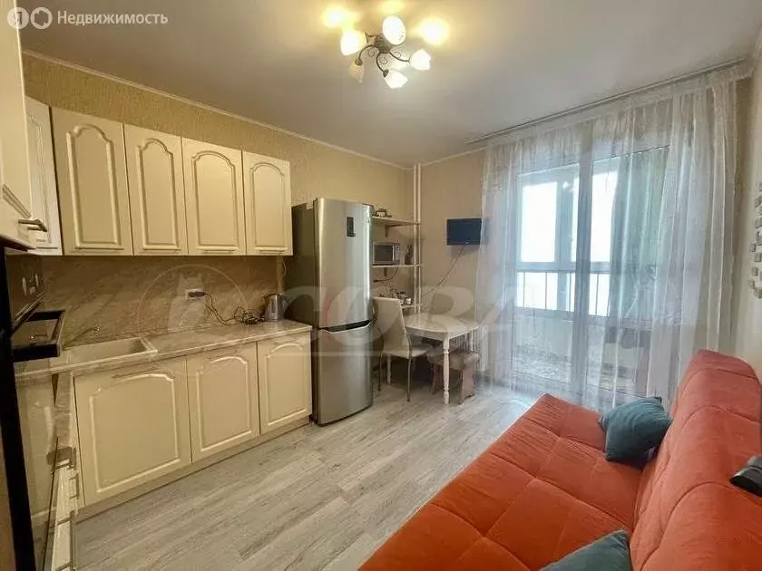 1-комнатная квартира: Тюмень, улица Александра Протозанова, 16 (38 м) - Фото 1