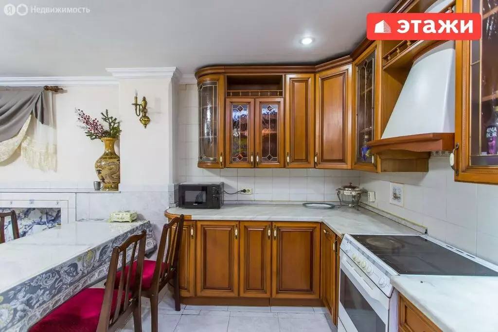 3-комнатная квартира: Владивосток, улица Адмирала Кузнецова, 92 (140 ... - Фото 1