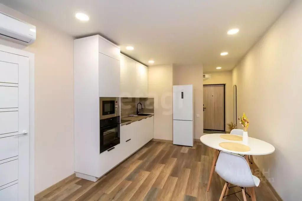 1-к кв. Тюменская область, Тюмень ул. Разведчика Кузнецова, 9 (42.6 м) - Фото 1