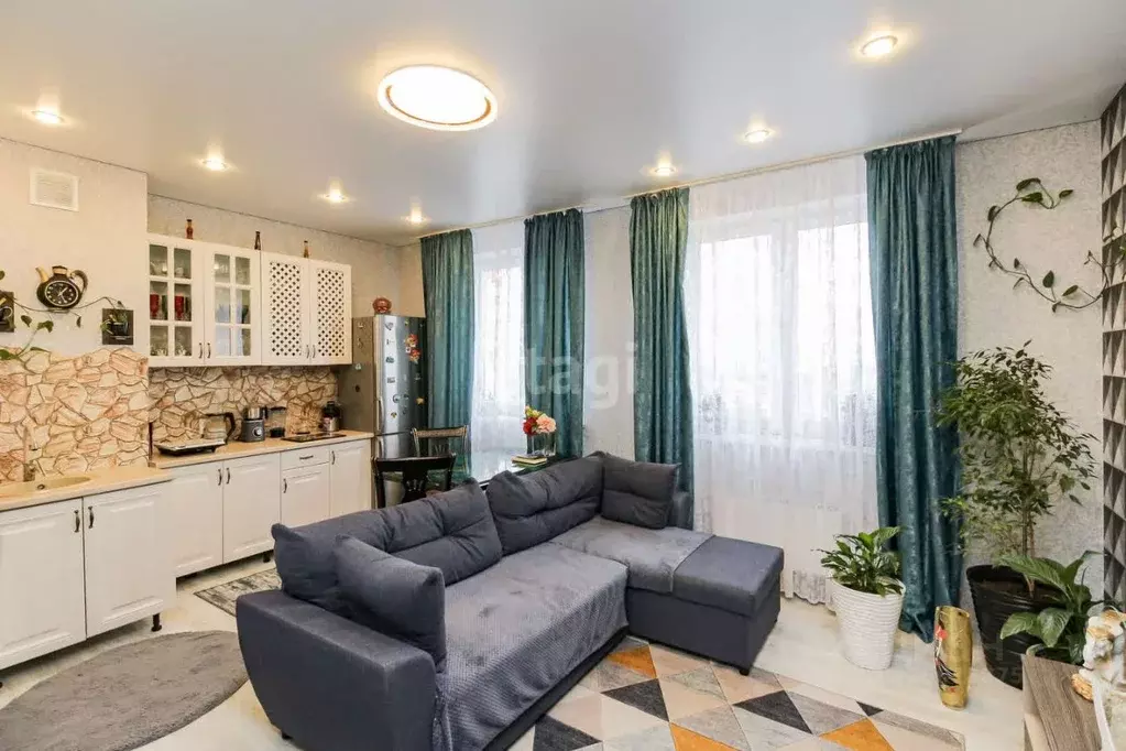 1-к кв. Тюменская область, Тюмень ул. 50 лет Октября, 75к1 (49.6 м) - Фото 1