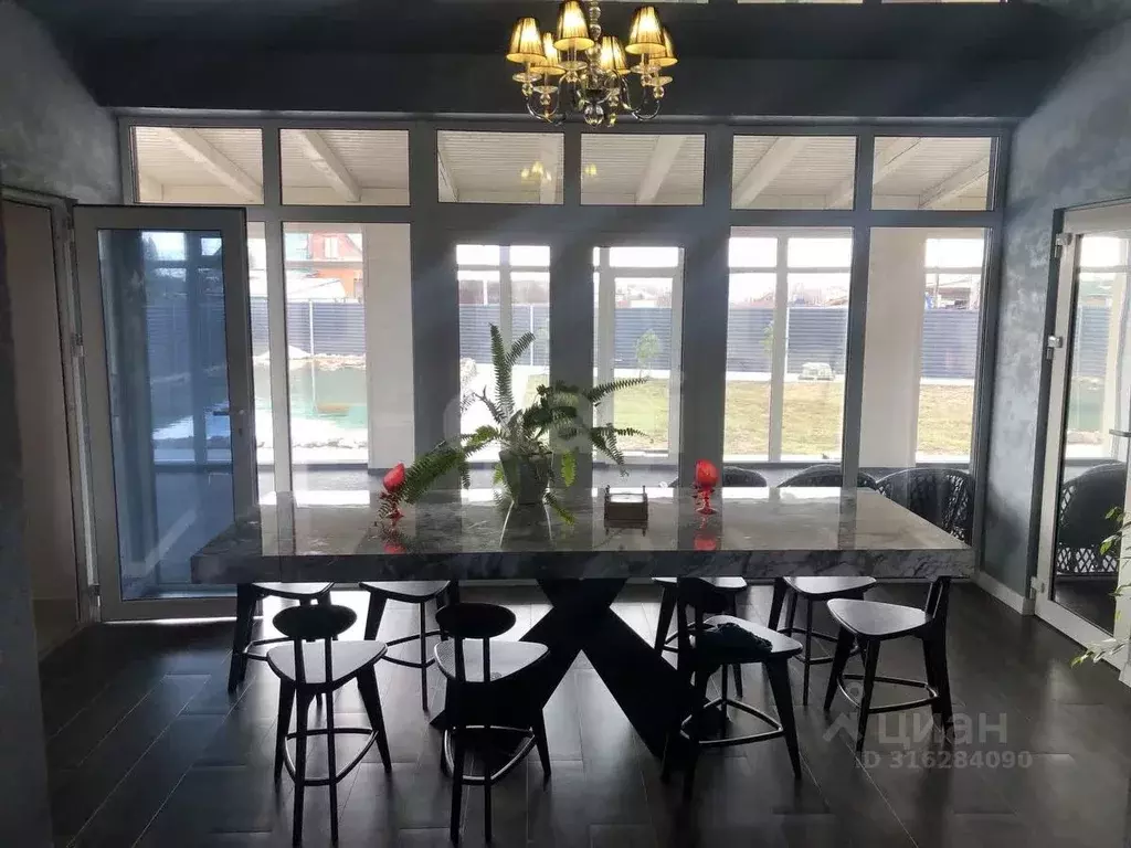 Дом в Брянская область, Брянский район, Добрунское с/пос, с. ... - Фото 1