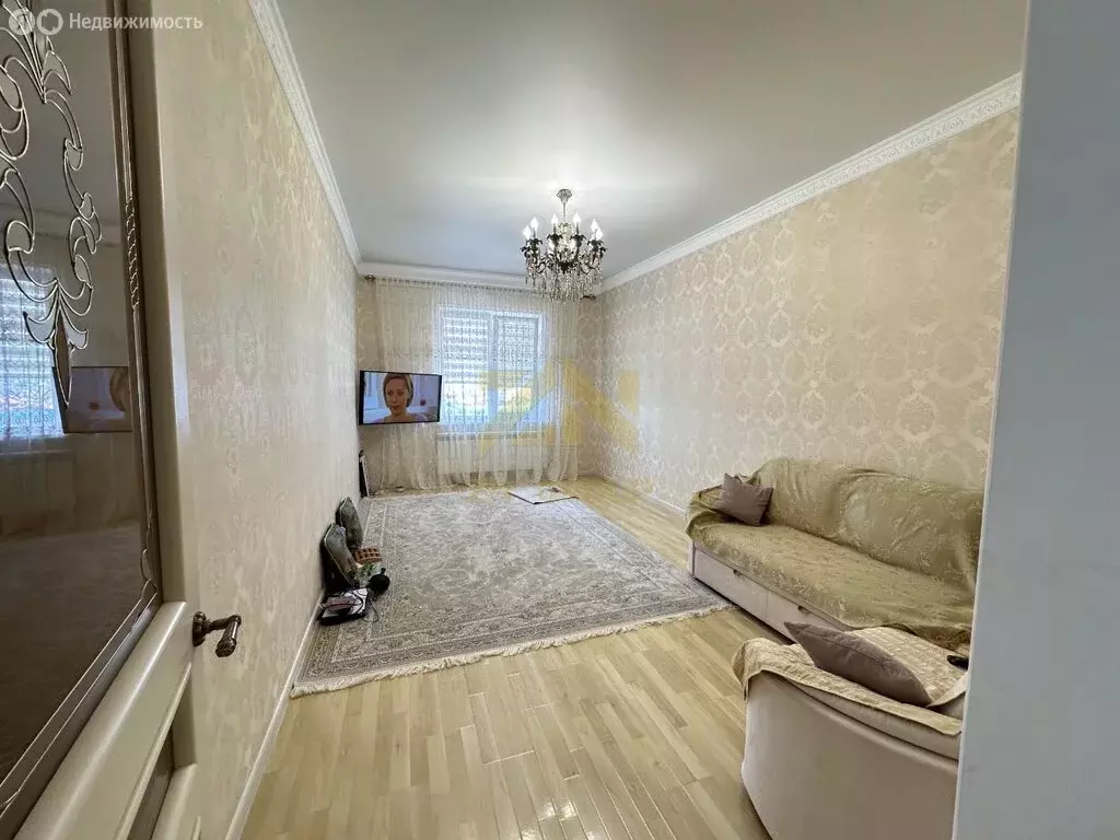 3-комнатная квартира: Каспийск, Каспийская улица, 8 (90 м) - Фото 1