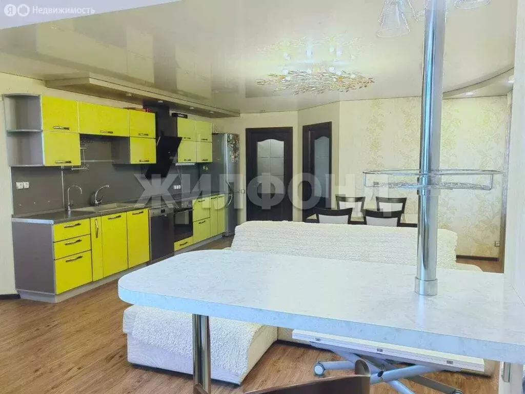 3-комнатная квартира: Благовещенск, Амурская улица, 229 (78.2 м) - Фото 1