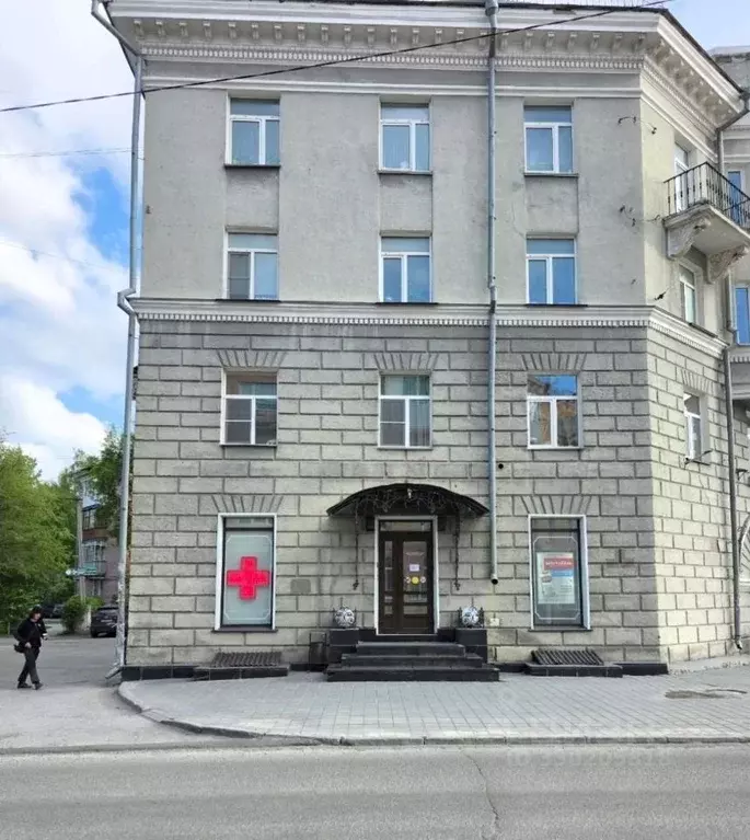 Помещение свободного назначения в Алтайский край, Барнаул просп. ... - Фото 1