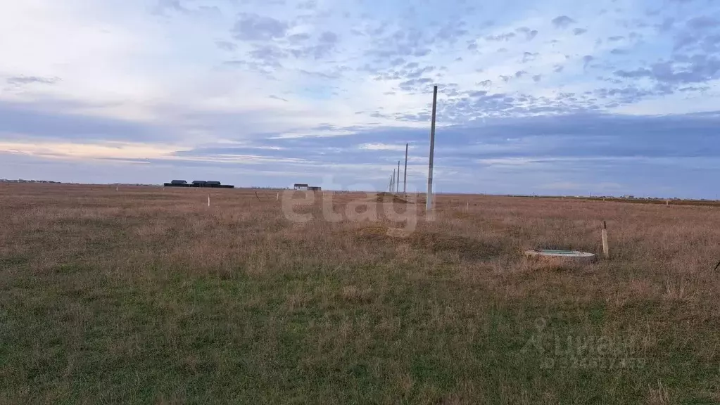 Участок в Крым, Сакский район, Штормовское с/пос, с. Хуторок  (7.2 ... - Фото 1