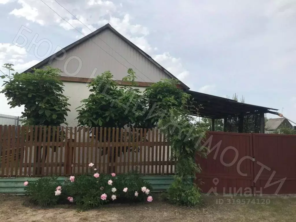 Дом в Саратовская область, Балашовский район, с. Большой Мелик ... - Фото 0