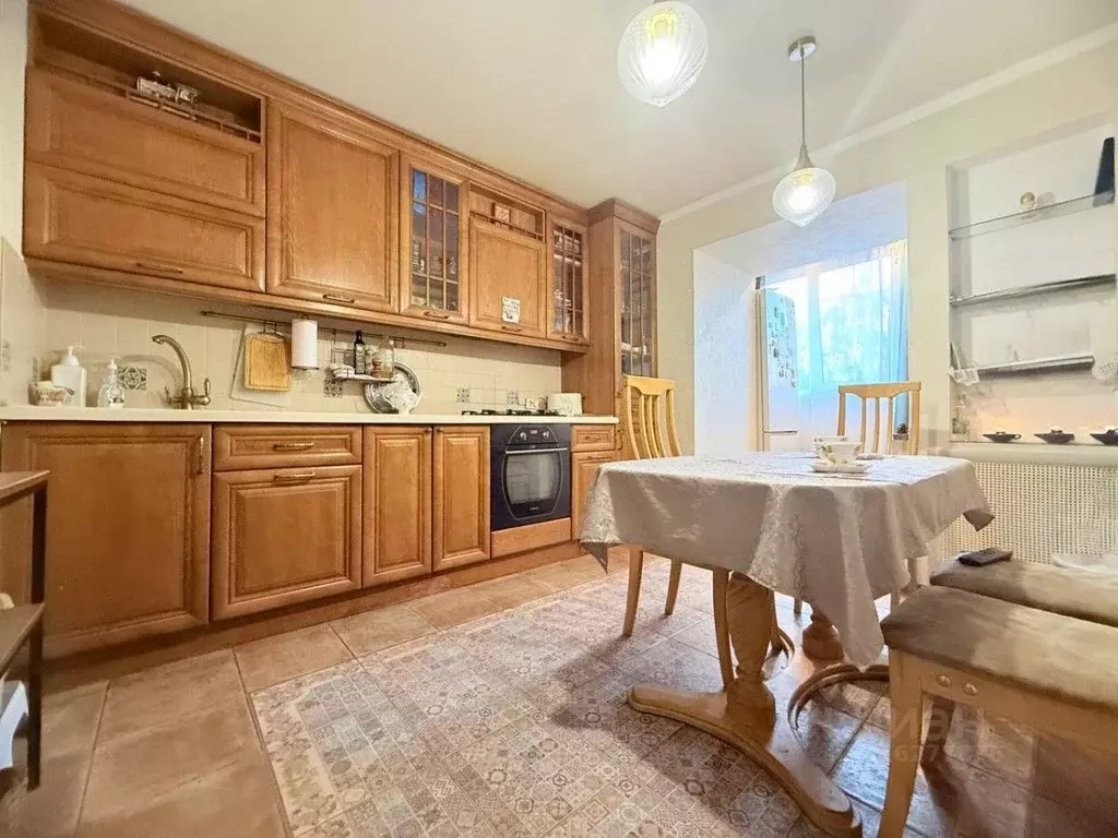 3-к кв. Кировская область, Киров ул. Казанская, 18 (69.0 м) - Фото 0