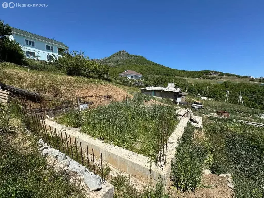 Участок в село Лучистое, Демерджинская улица (6 м) - Фото 1