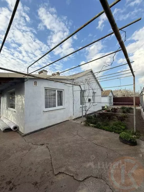 Дом в Крым, Черноморский район, с. Новоивановка ул. Садовая, 18 (60 м) - Фото 2