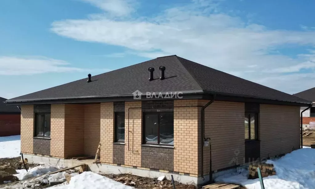 Дом в Калужская область, Боровский муниципальный округ, д. Вашутино ... - Фото 1