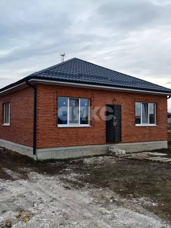 Дом в Краснодарский край, Кореновск ул. Чернышевского (70 м) - Фото 1