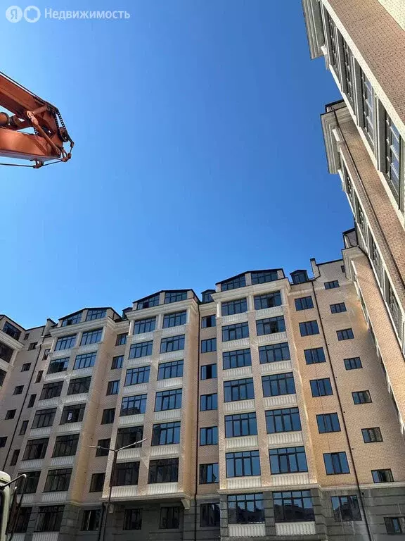 2-комнатная квартира: Владикавказ, улица Курсантов-Кировцев, 4А (79 м) - Фото 0
