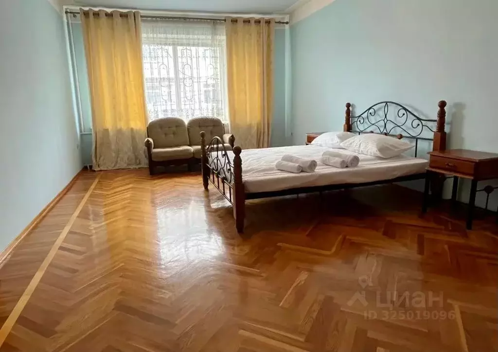 Дом в Дагестан, Махачкала ул. Ермошкина, 17 (250 м) - Фото 1