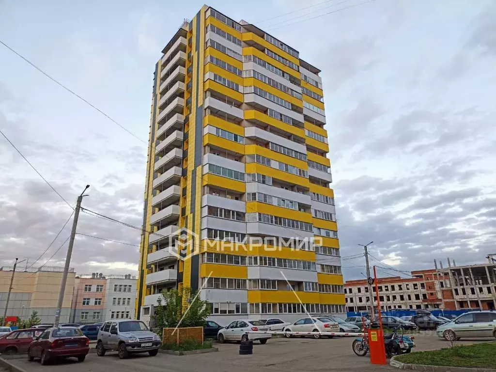 2-к кв. Кировская область, Киров Коминтерновский мкр, ул. Восьмого ... - Фото 0