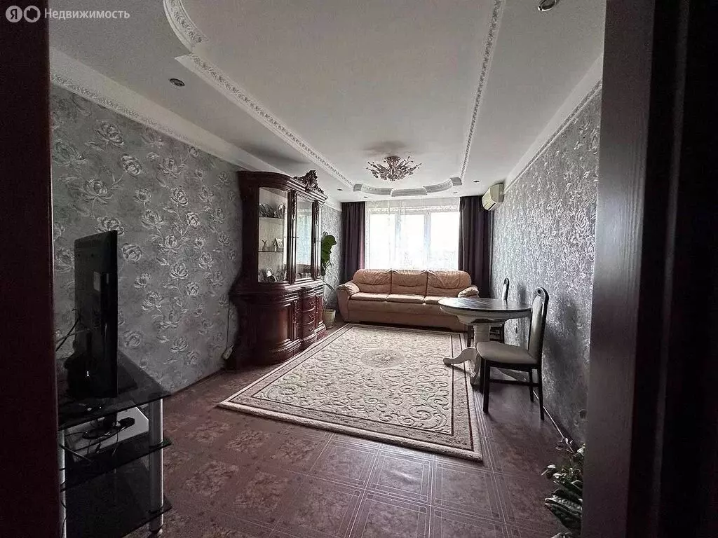 3-комнатная квартира: Тюмень, улица 50 лет Октября, 46 (69.3 м) - Фото 1