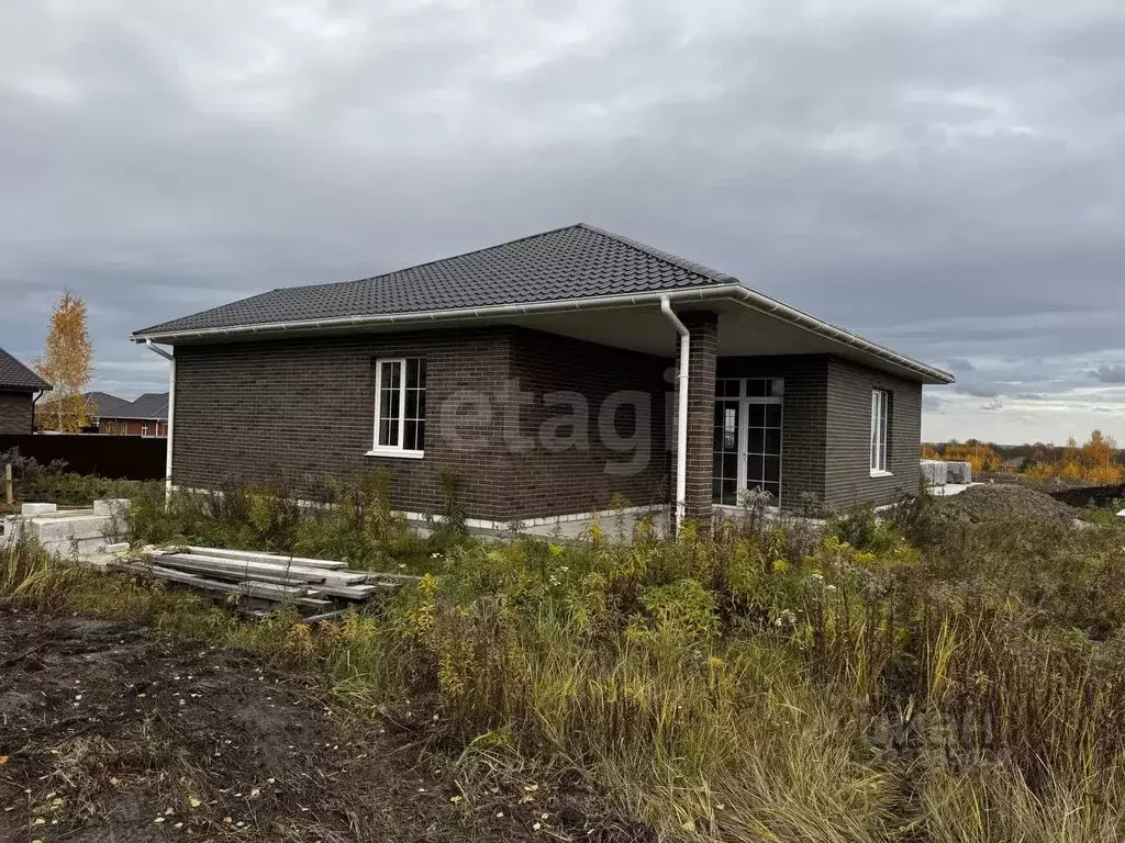 Дом в Брянская область, Брянский район, Отрадненское с/пос, с. ... - Фото 1