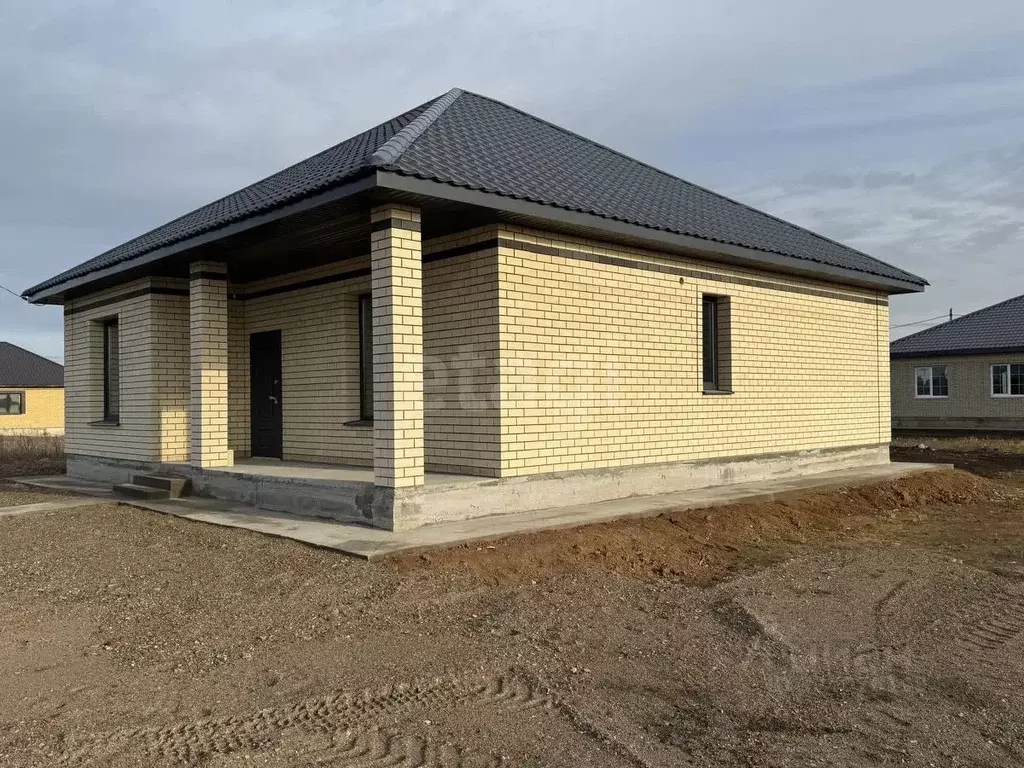 Дом в Оренбургская область, Оренбургский район, с. Благословенка ул. ... - Фото 1