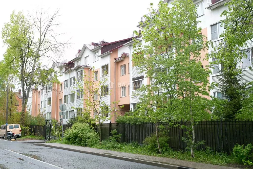 3-комнатная квартира: Санкт-Петербург, 3-я линия 1-й половины, 53 ... - Фото 0