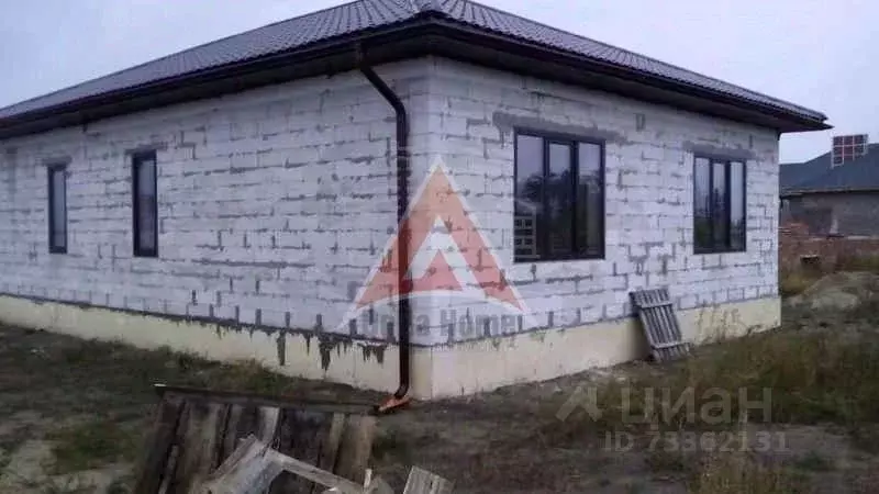 Дом в Астраханская область, Астрахань  (100 м) - Фото 0