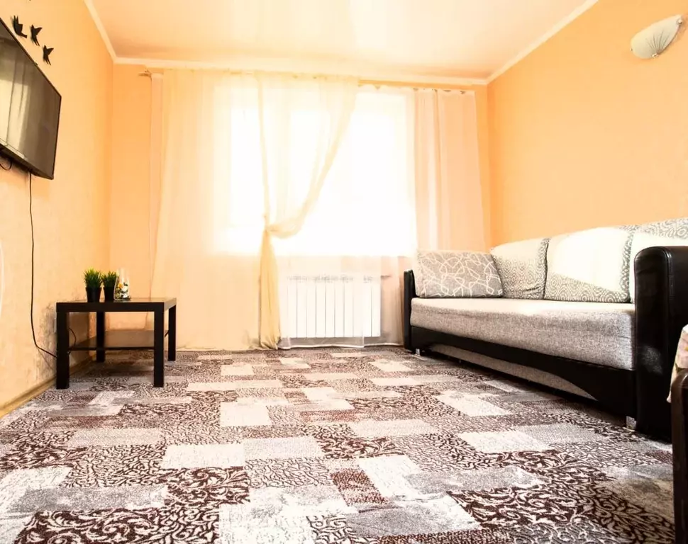 1-к кв. Омская область, Омск просп. Комарова, 21 (42.0 м) - Фото 2