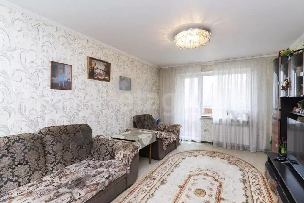 3-к кв. Тюменская область, Тюмень 6-й мкр, ул. Валерии Гнаровской, 8 ... - Фото 1