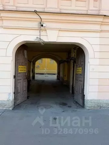 Гараж в Санкт-Петербург наб. Канала Грибоедова, 22 (12 м) - Фото 2