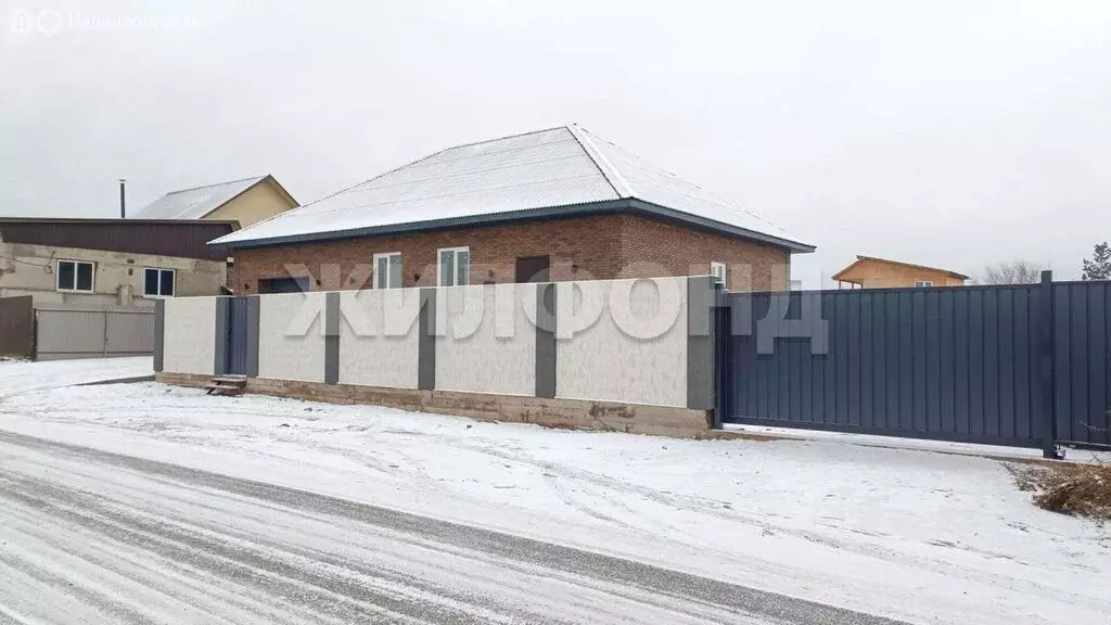 Дом в Усть-Абакан, улица Мира (180 м) - Фото 2