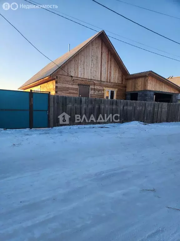 Дом в Иволгинский район, сельское поселение Гурульбинское, село ... - Фото 1