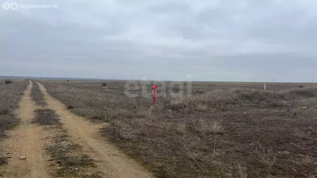 Участок в Черноморский район, село Новоивановка (100 м) - Фото 0