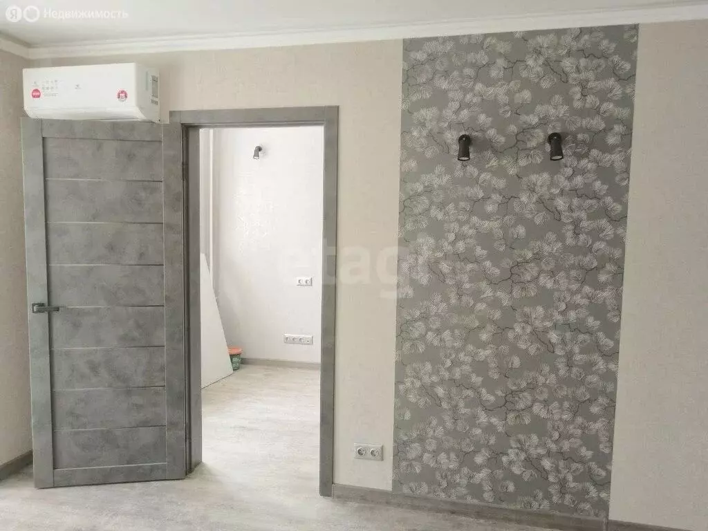 2-комнатная квартира: Тюмень, улица Баумана, 27 (42.8 м) - Фото 0