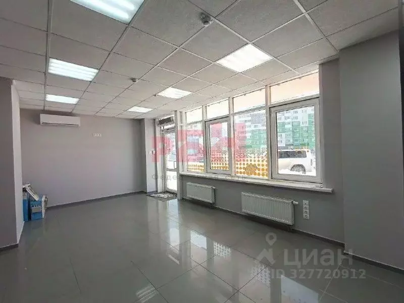 Торговая площадь в Тюменская область, Тюмень Квартал 1964 жилой ... - Фото 1