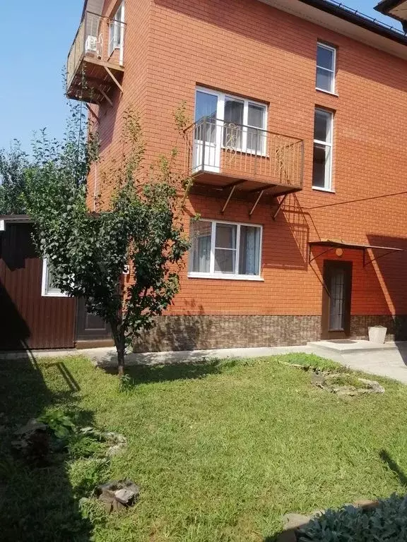 Дом в Краснодарский край, Горячий Ключ Октябрьская ул., 40 (95 м) - Фото 1