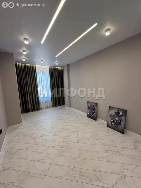2-комнатная квартира: Абакан, улица Генерала Тихонова, 8 (65 м) - Фото 0
