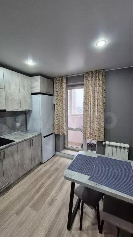 1-к. квартира, 42 м, 9/10 эт. - Фото 1