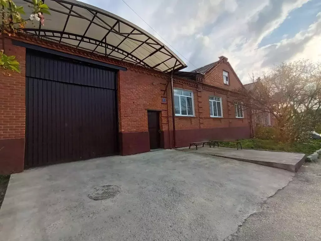 Дом в Северная Осетия, Владикавказ Кабардинская ул., 2 (119 м) - Фото 1