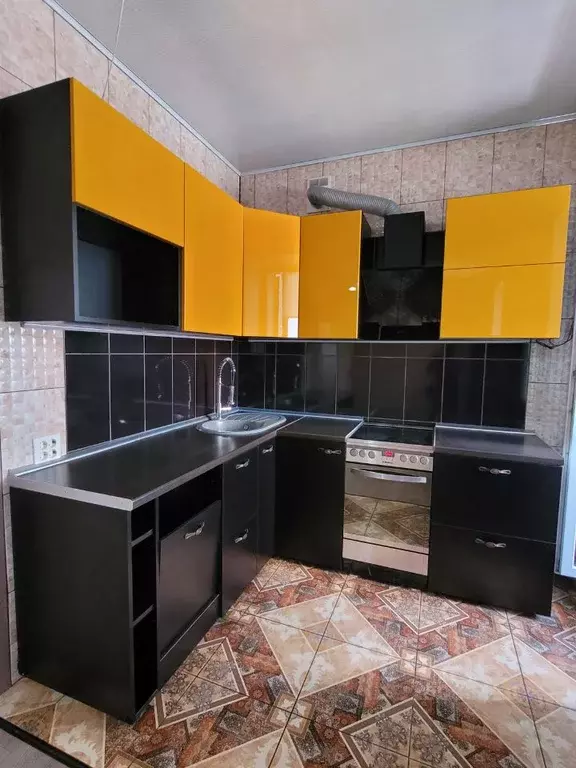 3-к кв. Омская область, Омск ул. Перелета, 32 (55.0 м) - Фото 0