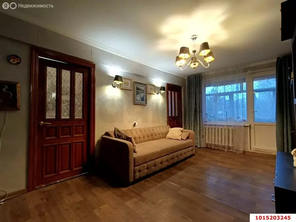 4-комнатная квартира: Краснодар, улица Гидростроителей, 32 (75 м) - Фото 1