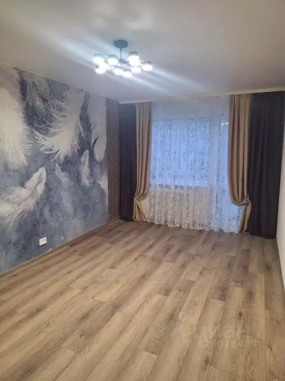 1-к кв. Омская область, Омск просп. Космический, 71 (31.2 м) - Фото 1