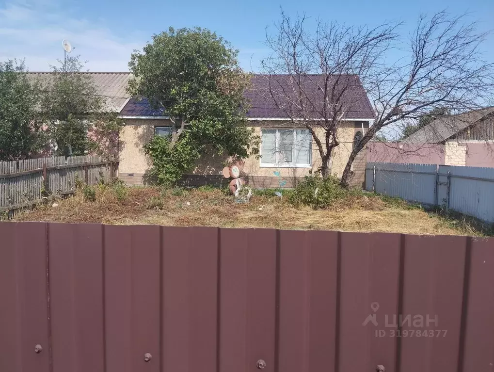 Дом в Саратовская область, Новобурасский район, Тепловское ... - Фото 1