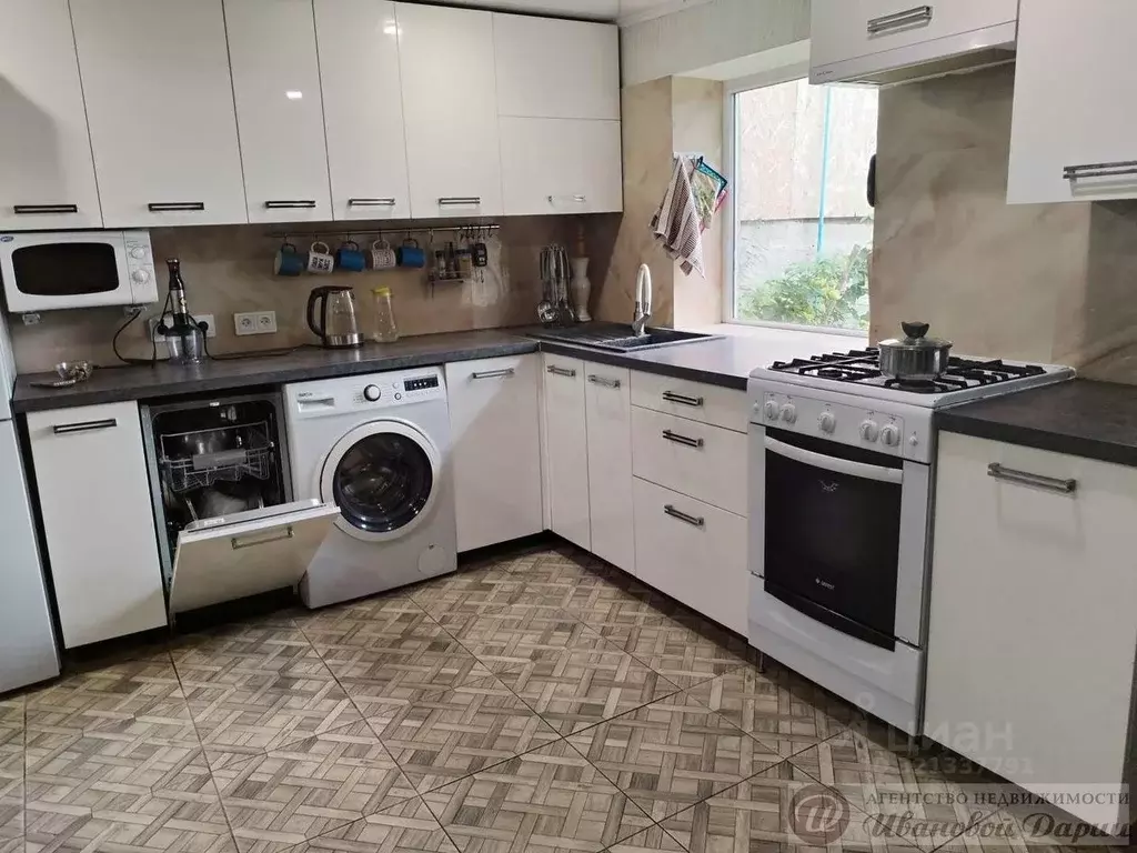 Дом в Самарская область, Самара Тракторная ул. (100 м) - Фото 1