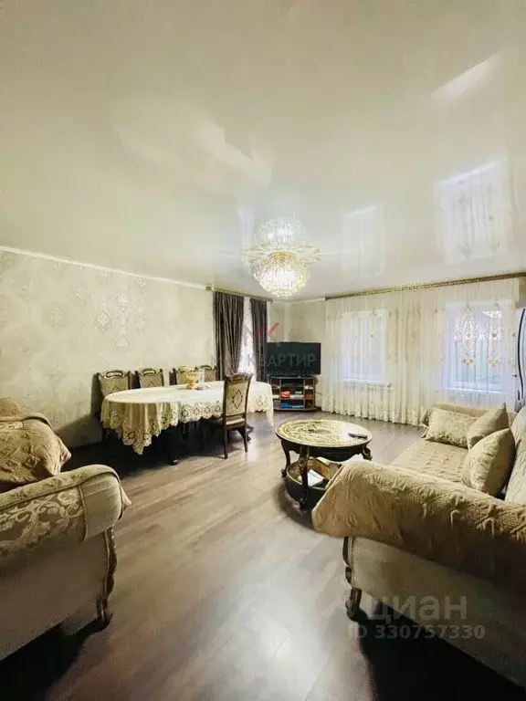 Дом в Тыва, Кызыл ул. Мугур (180 м) - Фото 1