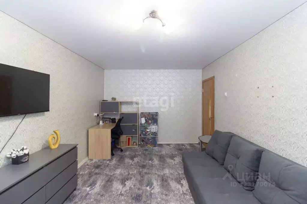 1-к кв. Тюменская область, Тюмень Амурская ул., 68 (33.0 м) - Фото 1