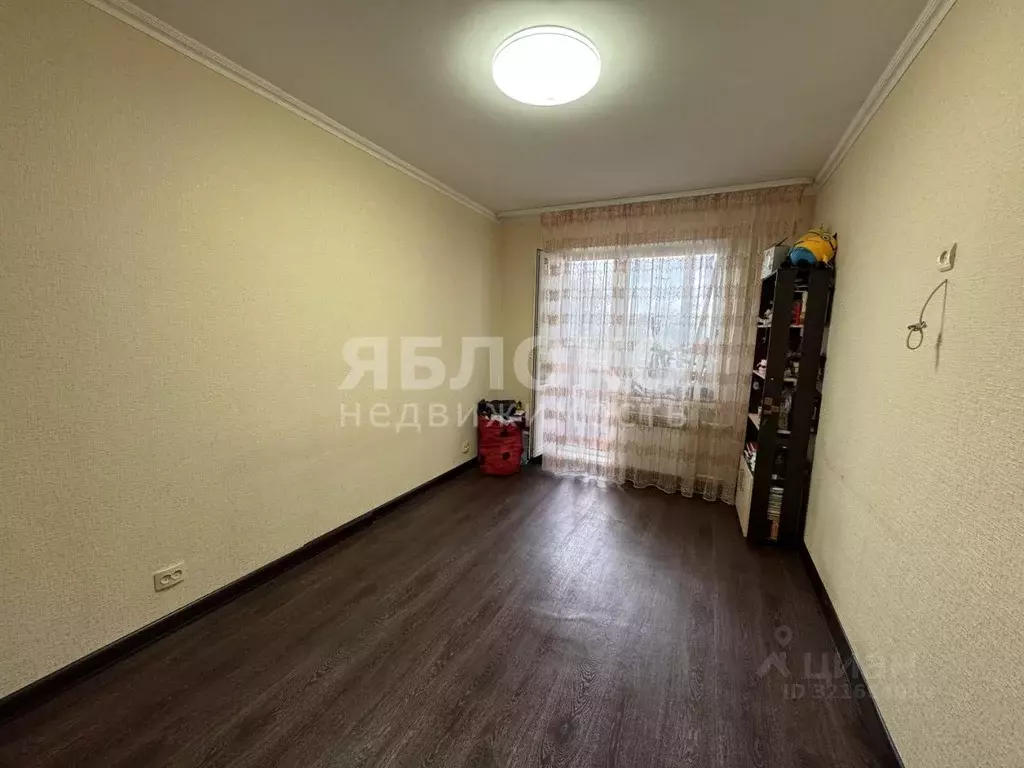 3-к кв. Пермский край, Березники ул. Пятилетки, 103 (63.8 м) - Фото 0