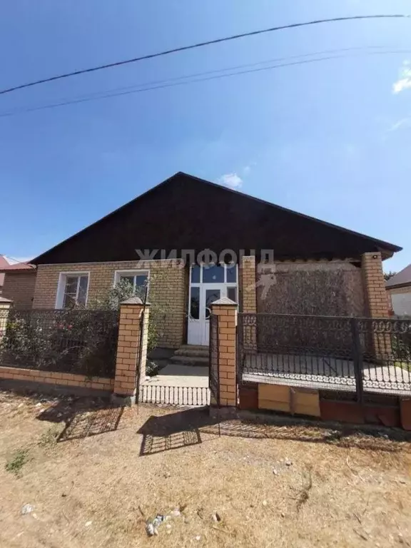 Дом в Астраханская область, Икрянинский район, Ильинка рп Советская ... - Фото 1