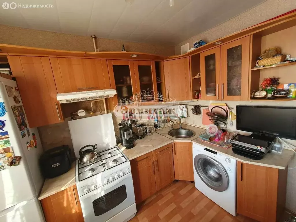 3-комнатная квартира: Курган, жилой район Заозёрный, 1-й микрорайон, ... - Фото 1