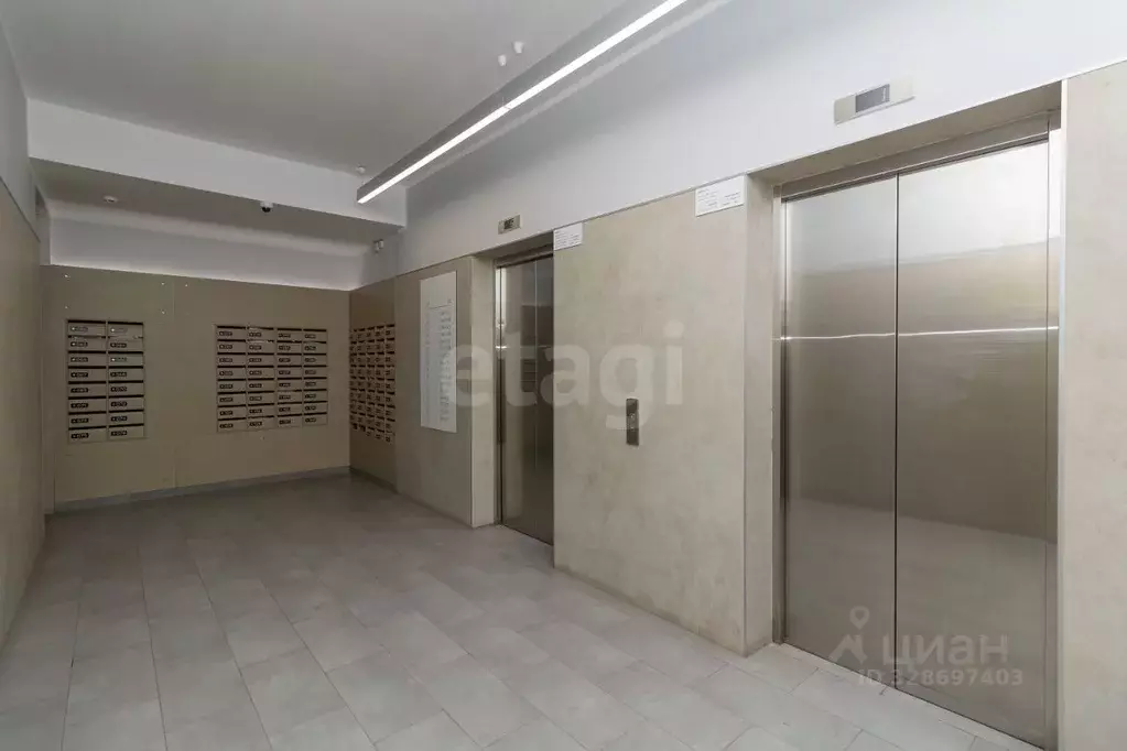 2-к кв. Тюменская область, Тюмень ул. 50 лет Октября, 57В (61.0 м) - Фото 1