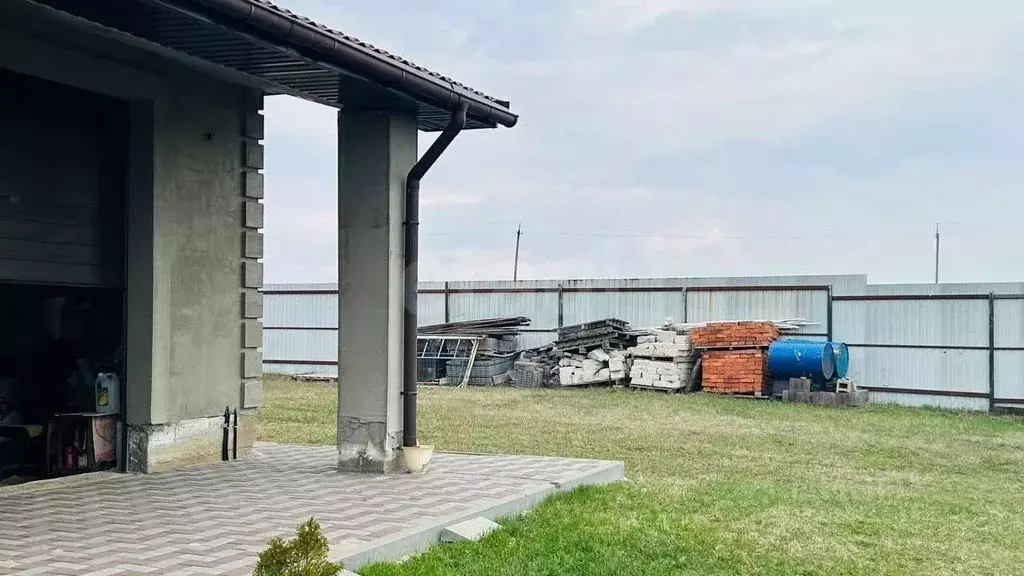 Дом в Белгородская область, Борисовский район, Крюковское с/пос, с. ... - Фото 2