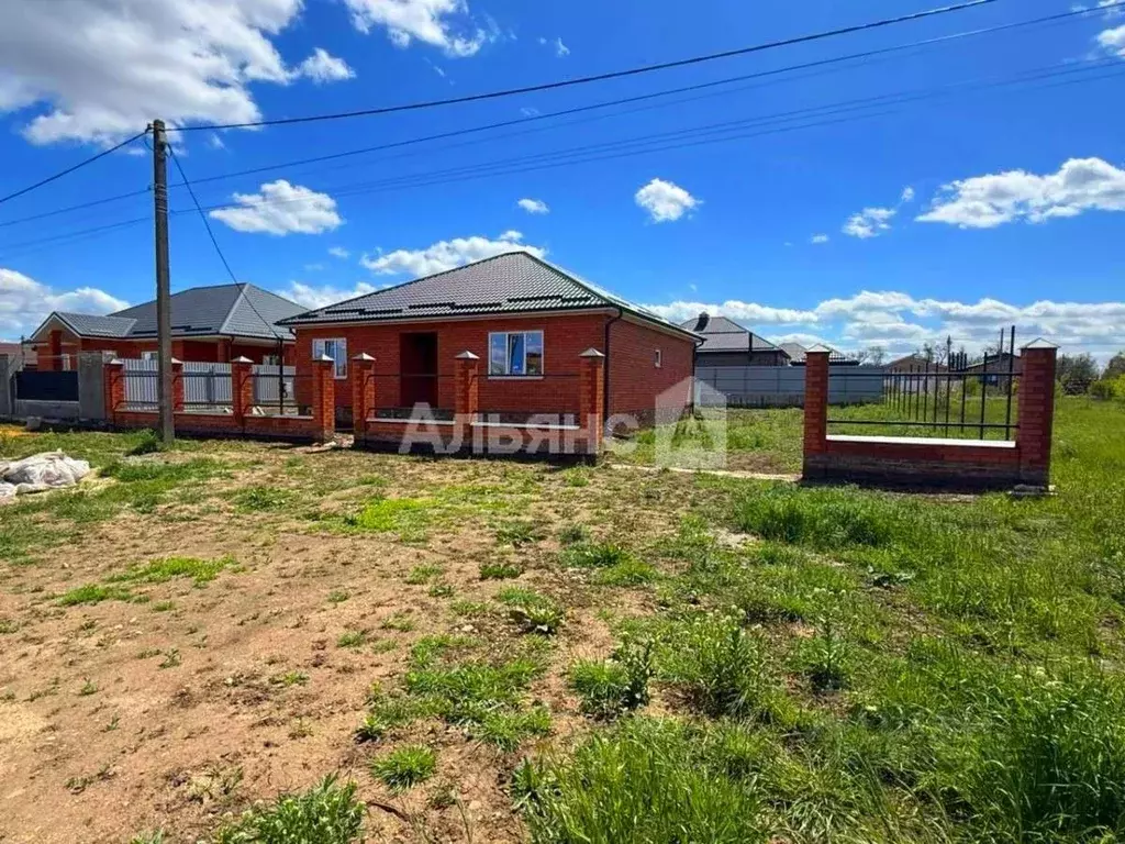 Дом в Краснодарский край, Усть-Лабинск ул. М.Ф. Форостинова (120 м) - Фото 1